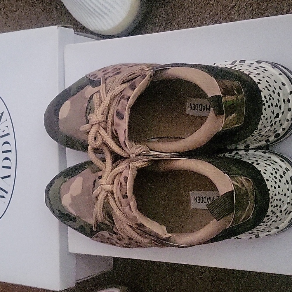 Steve Madden Camo. & Leopard Print Sneakers W/ Box - Picture 2 of 7